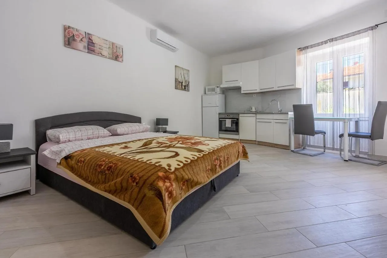 Apartment Studio Novi Vinodolski 0*,  Croatia